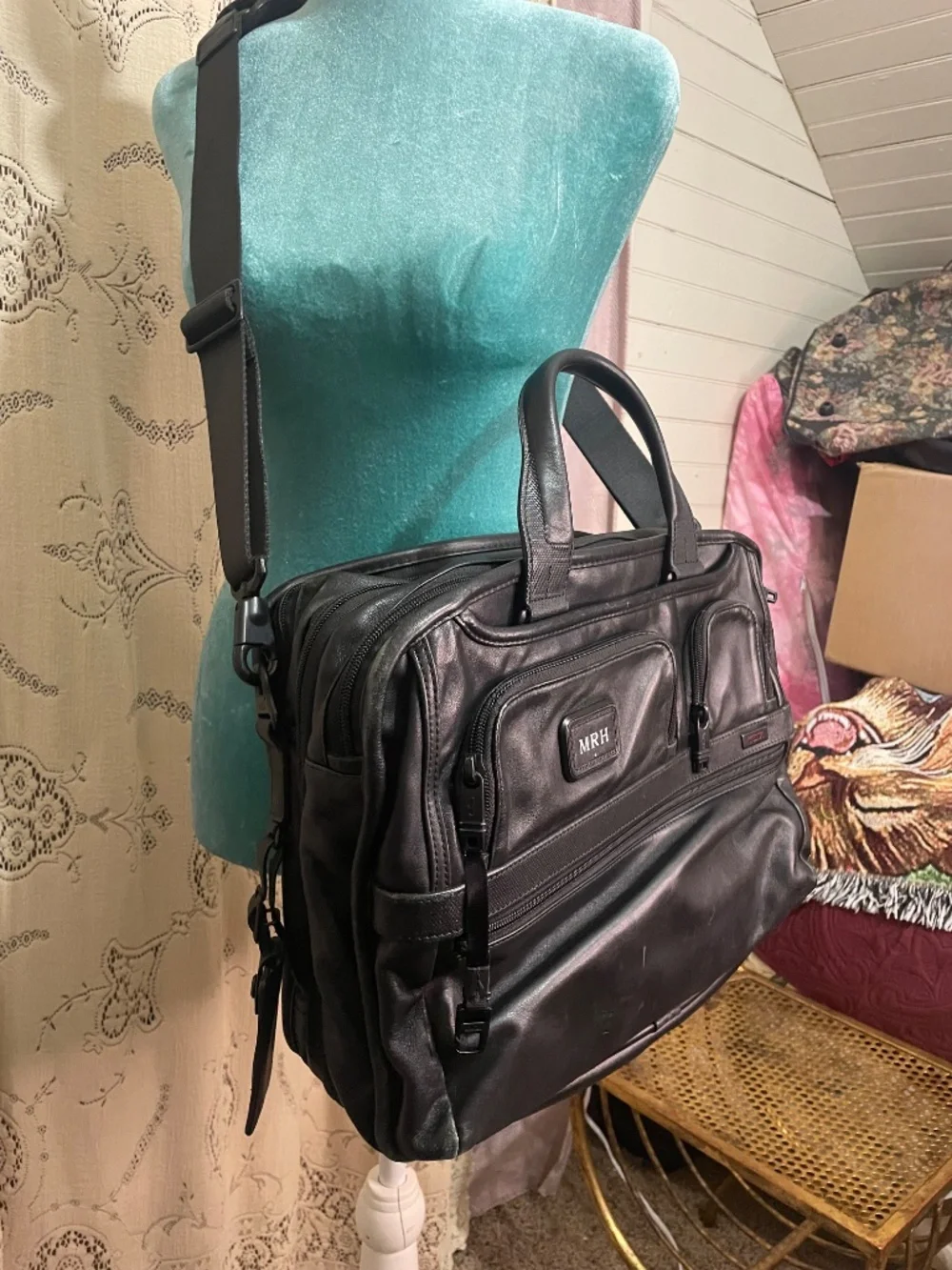 Tumi: vintage Alpha leather expandable briefcase